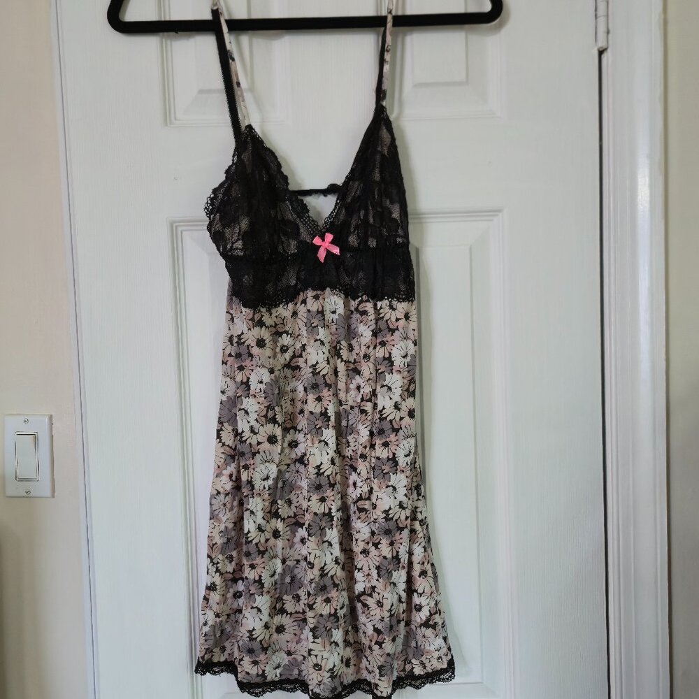 Victoria Secret Lace Sleepwear Size M